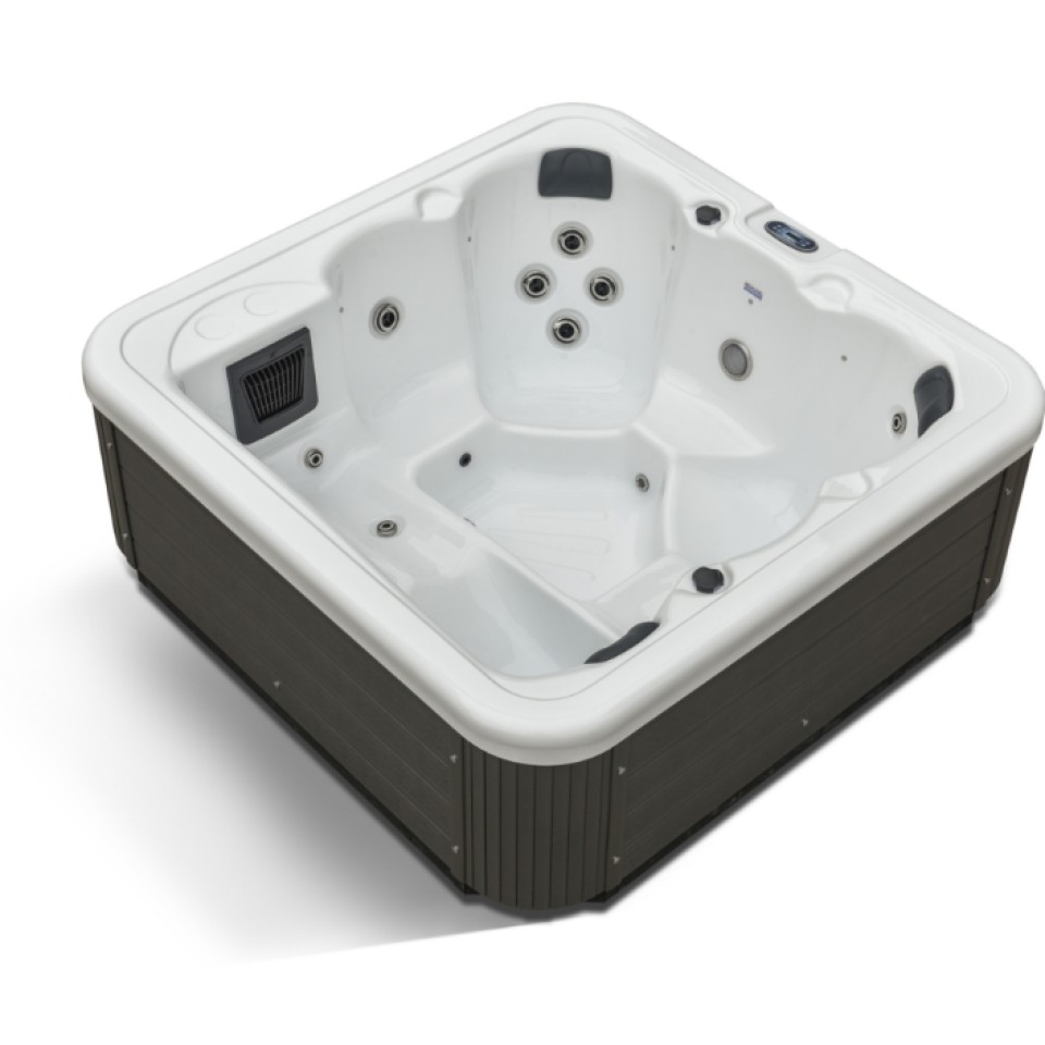 Image d'un jacuzzi en bois avec l'intérieur en blanc.