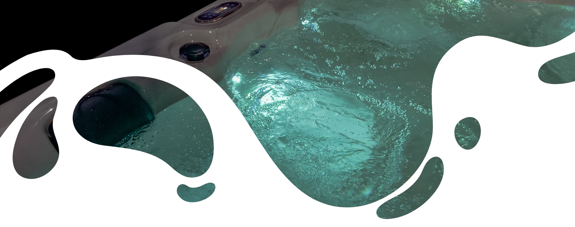 Image d'un jacuzzi avec une lumière bleue.