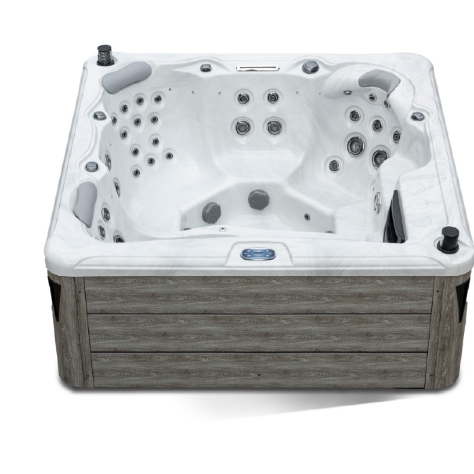 Image d'un jacuzzi en bois avec l'intérieur en blanc.